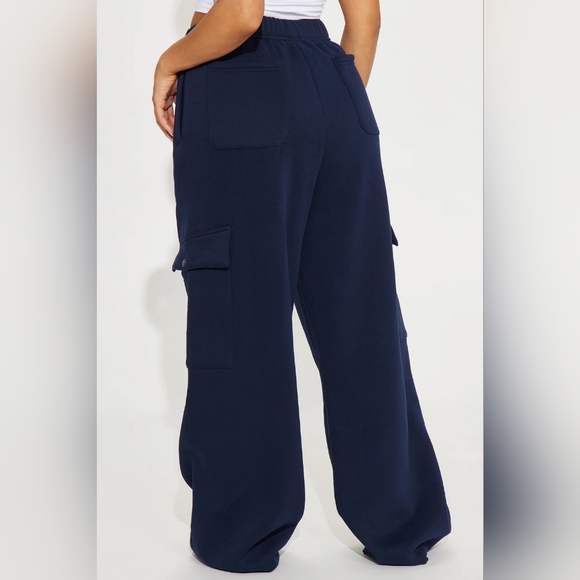 Fashion Nova New York Navy Cargo Women's Pants with White Graphic Size M NWT - Picture 4 of 10